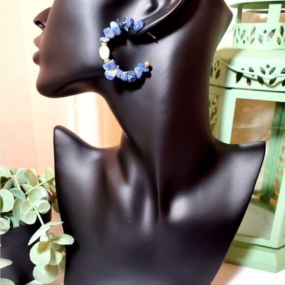 𝅺LULU Pearl and Sodalite Chip Hoop Earrings - Picture 2 of 5